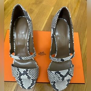 New beautifull shoes in box